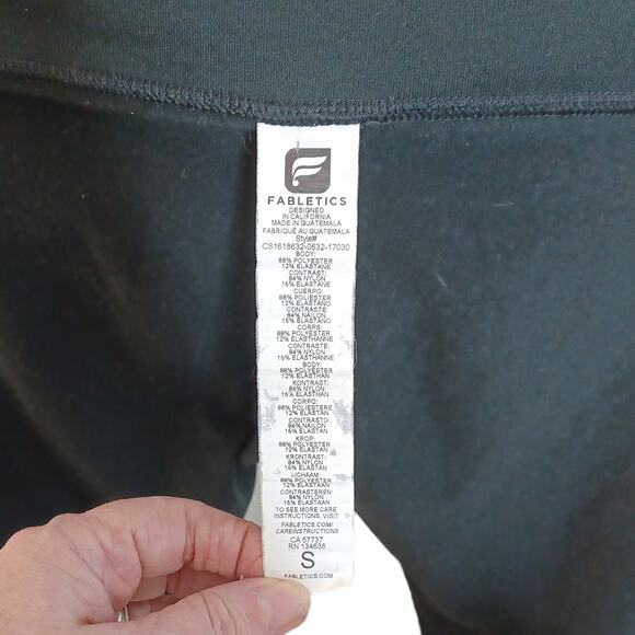 Fabletics‎ Womens PowerHold Capri Pants Small Black Multicolor Mesh Activewear - Picture 5 of 5